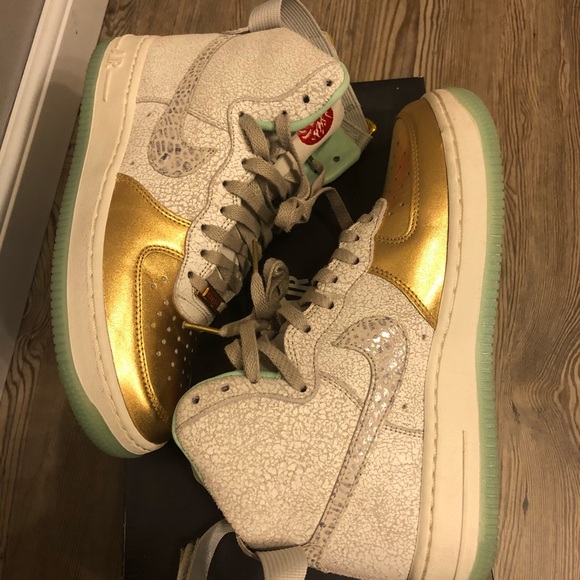 AF1 - Picture 3 of 6